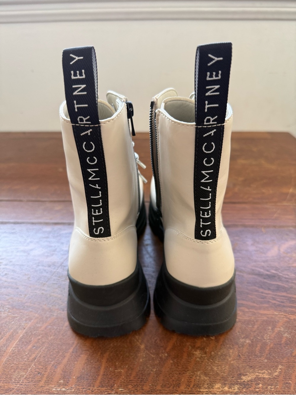 NWOT Stella McCartney White Vegan Leather Combat Boots Vibram Sole Size EU 40